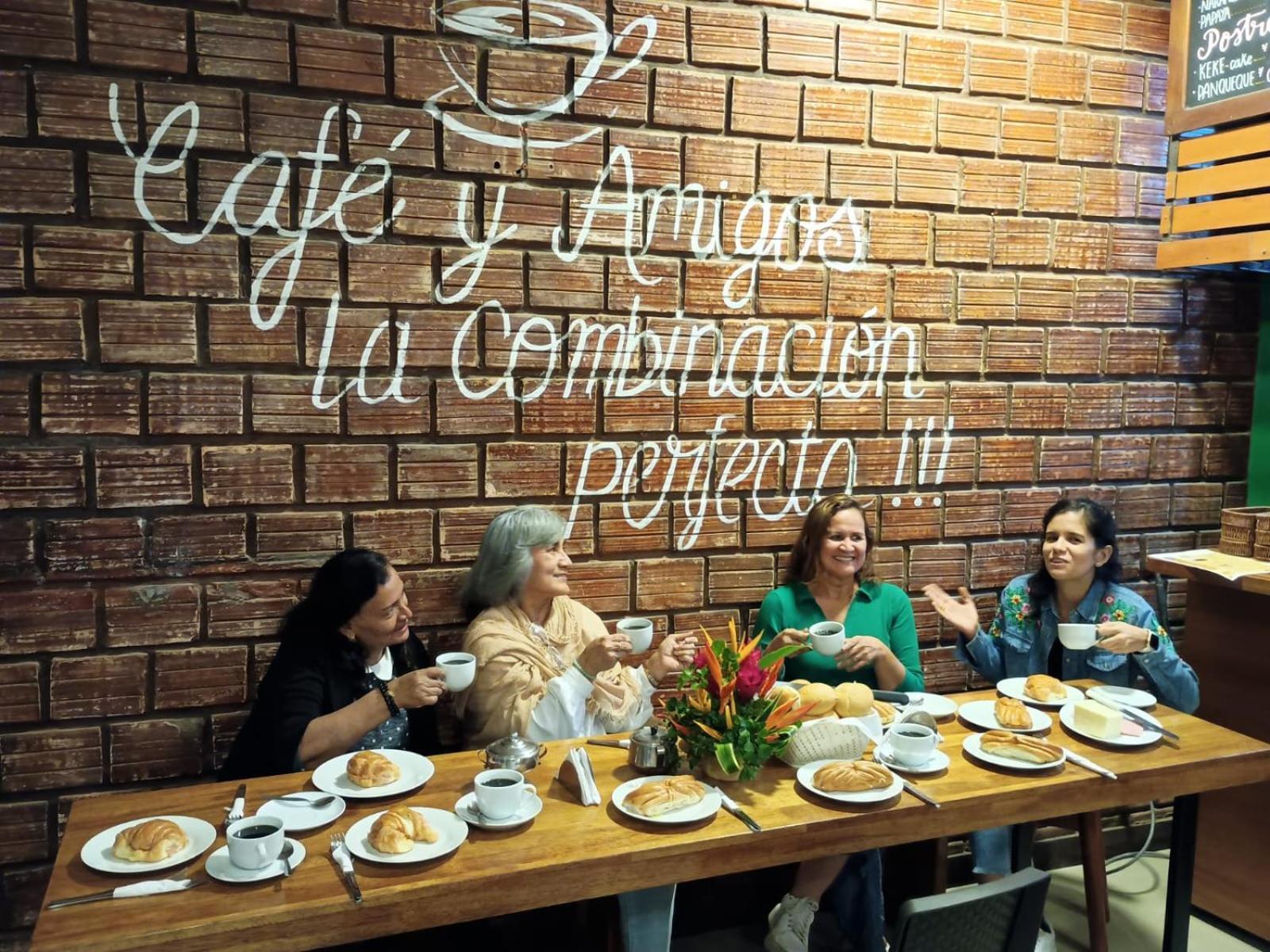 Hostal Macambo Iquitos Exterior photo
